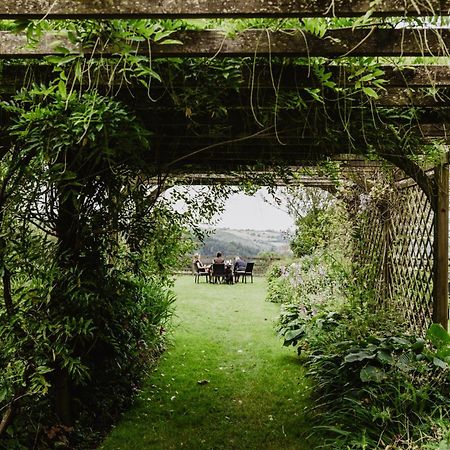 Mallyan Spout Hotel โกธแลนด์ ภายนอก รูปภาพ