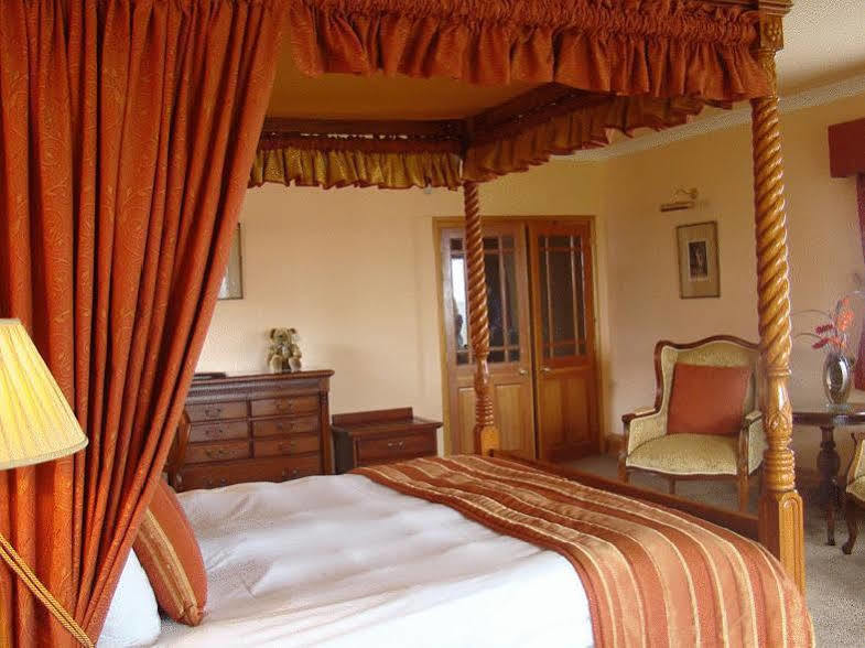 Mallyan Spout Hotel โกธแลนด์ ภายนอก รูปภาพ